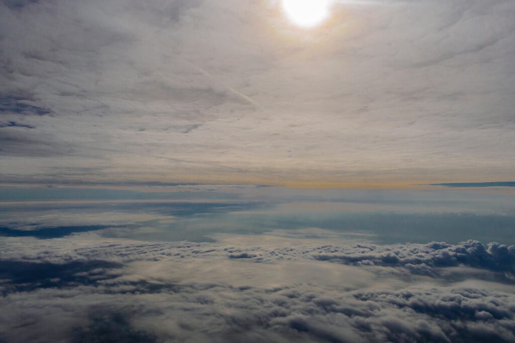 Sonne über Wolken, zur Darstellung von Wolkenbildung